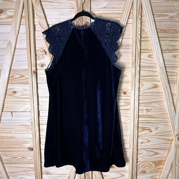 Extra Large, Blue Velvet and Lace, Lulu's Mini Cocktail Dress. - Picture 3 of 8